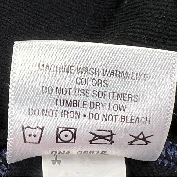 Under Armour - Men’s Navy Shirt - Large - Picture 7 of 16